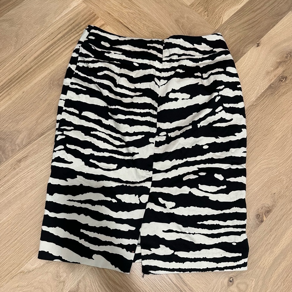 Michael Kors Zebra Print Women's Skirt - Picture 4 of 5